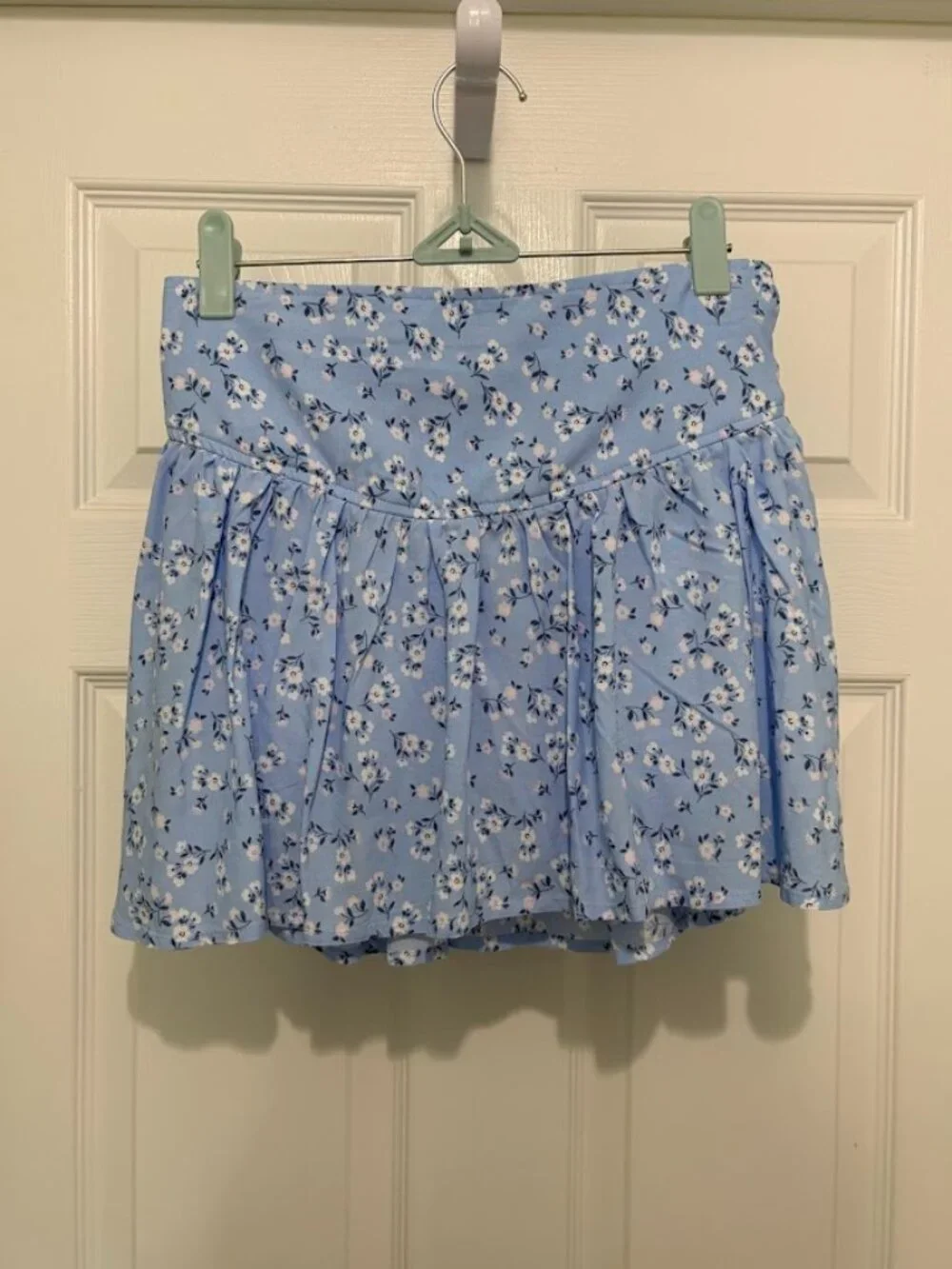 No Boundaries Cornflower Blue Floral Skort NWT - Women's XS